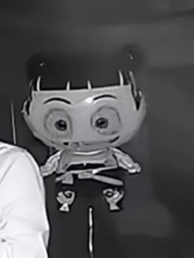 气球上的诡异眼珠